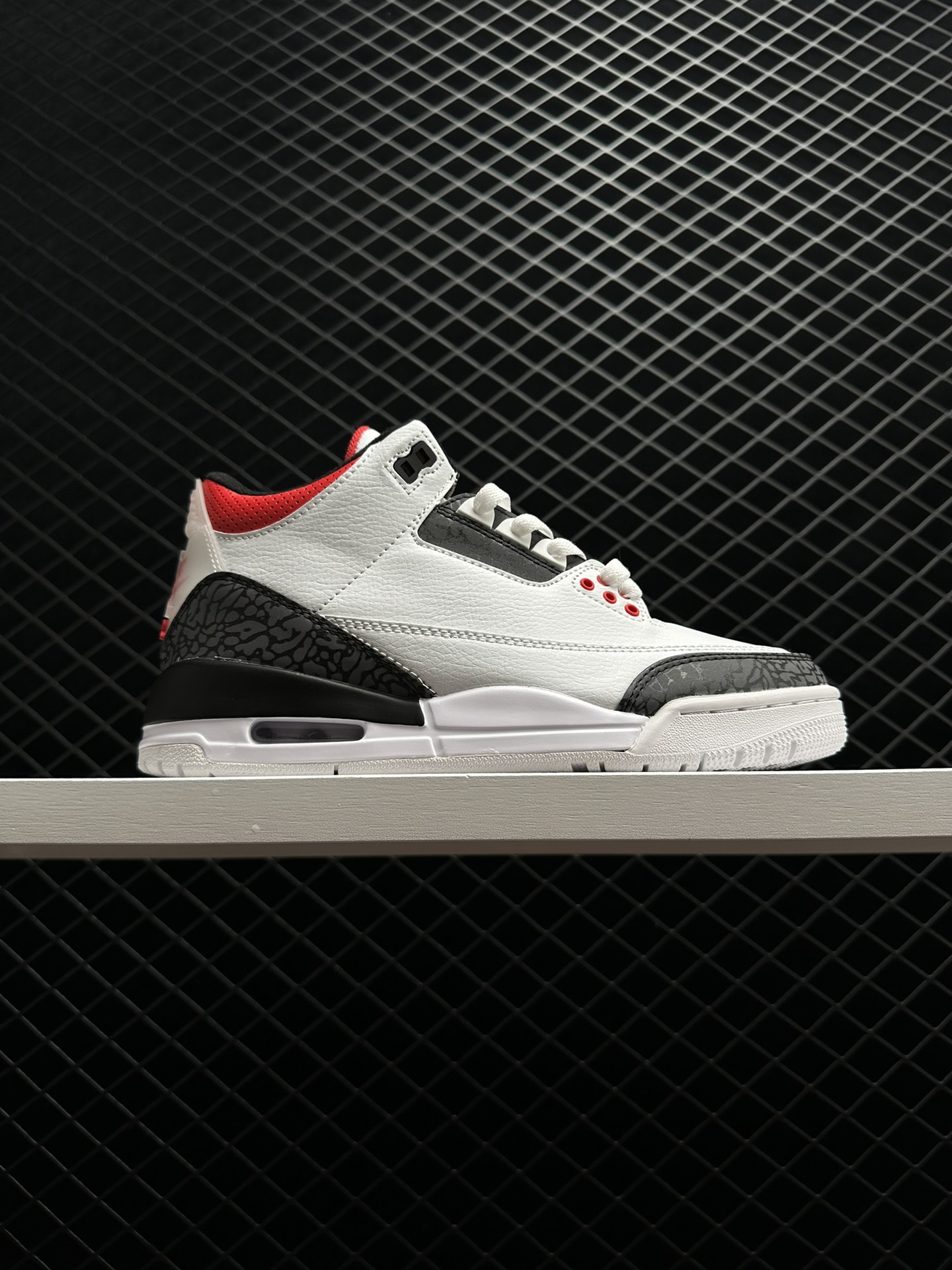 Air Jordan 3 SE DNM“ Fire Red”